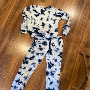 EUC - Cotton tie dye set - small
